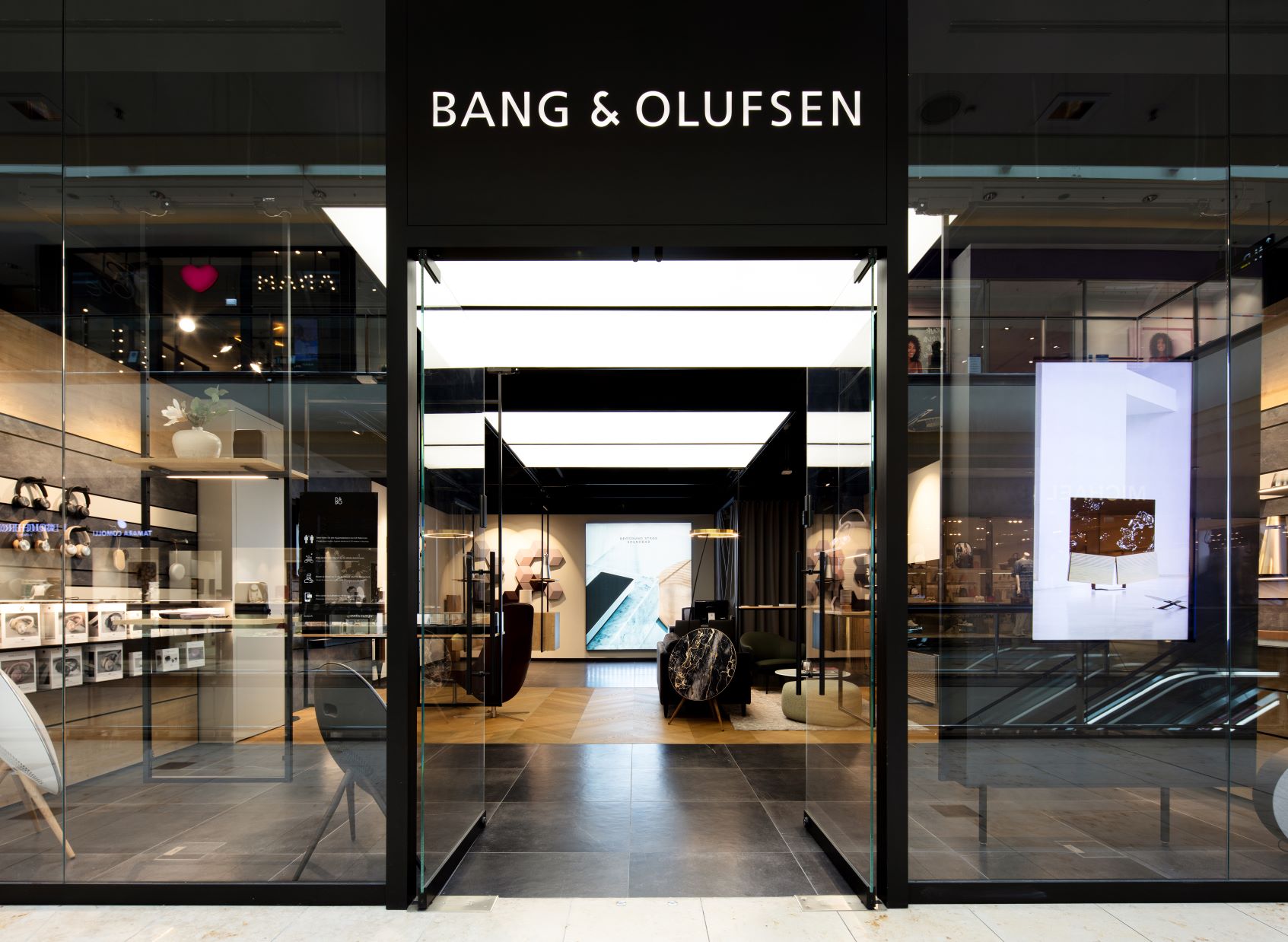 Shop window and entrance area of a Bang &amp; Olufsen store.