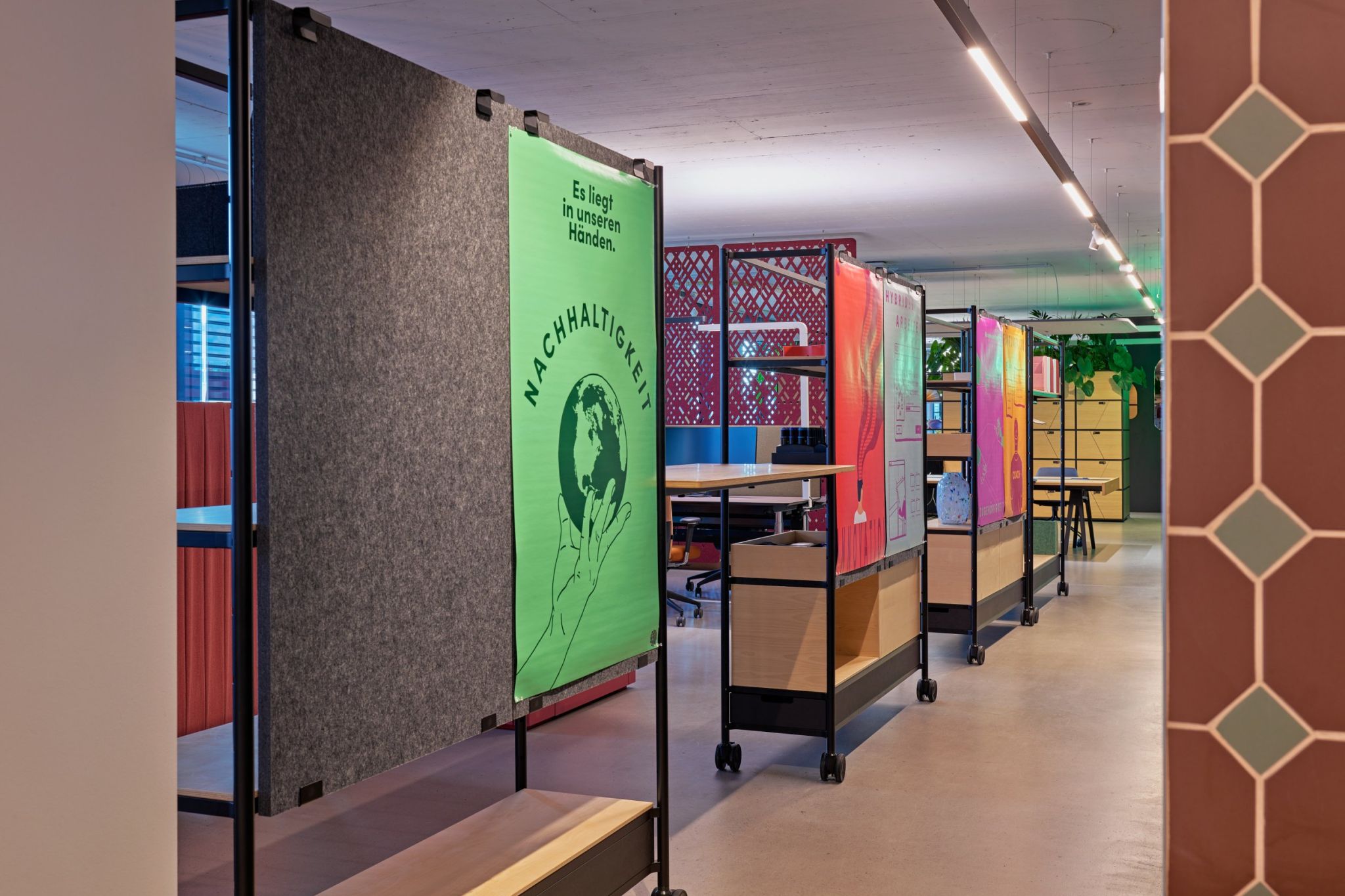 Visplay's mobile office system in the berry office in Zurich.